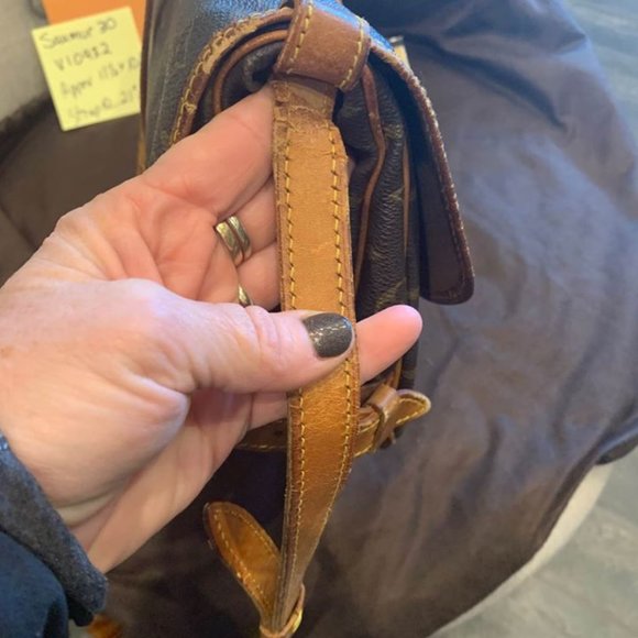 Authentic Louis Vuitton Saumar - Picture 4 of 8